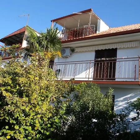 Crikvenica, Vinodol 6 *